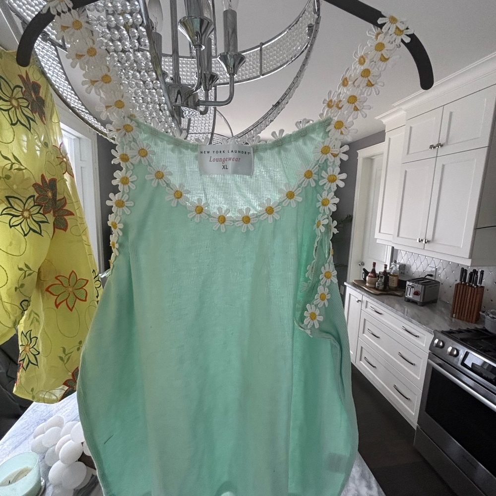 Garcia size medium Boho style get your hippie on top and bonus T-shirt tank top - Picture 16 of 16